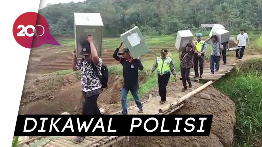 Melihat Distribusi Logistik Pilkada di Desa Terpencil Wonosobo
