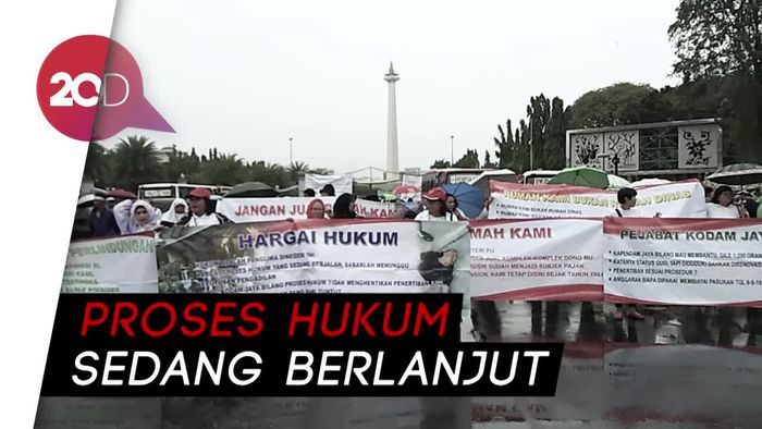 Protes Pengosongan 10 Rumah, Warga Unjuk Rasa di Depan Istana