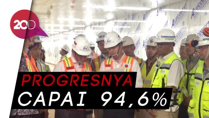 Tinjau Proyek MRT Jakarta, Menlu Jepang Blusukan ke Terowongan