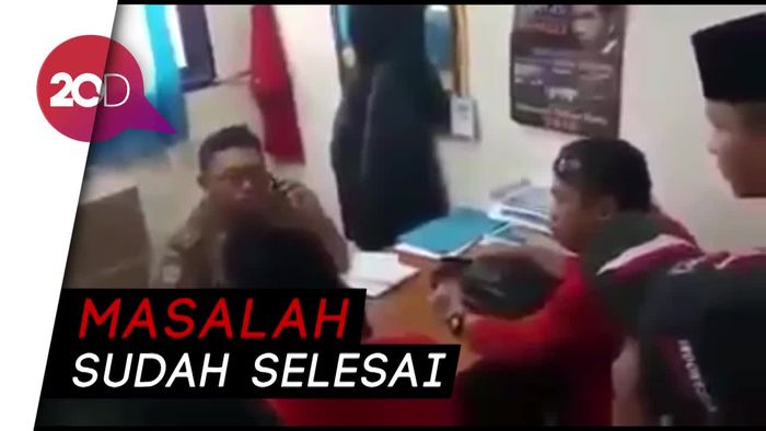 Gegara Spanduk Dicopot, Kader PDIP Geruduk Kantor Camat