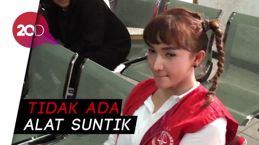 Roro Fitria Keberatan dengan Dakwaan JPU