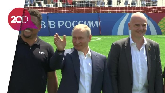 Putin dan Ronaldo Cs Buka Eksebisi di Red Square