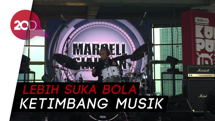 Anak Keduanya Gemar Sepak Bola, Marcell Mendukung Banget