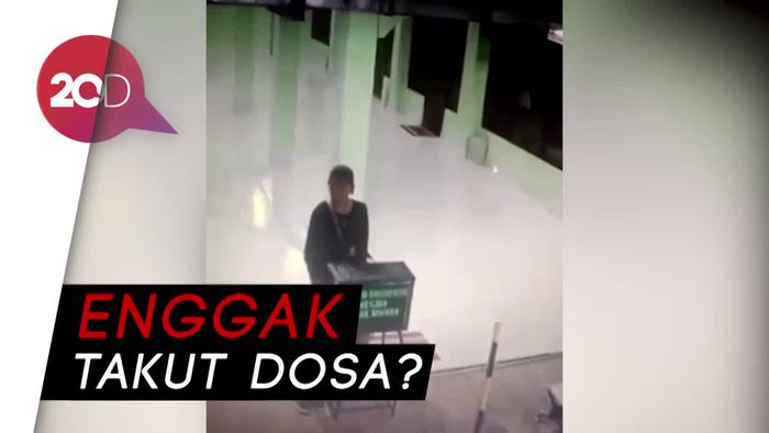 Aksi Pencurian Kotak Amal di Masjid Terekam CCTV