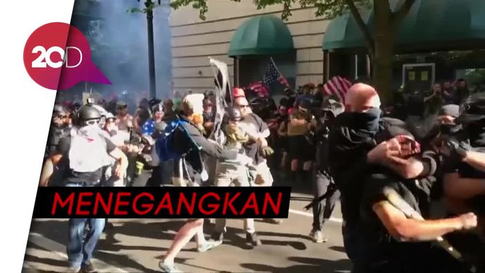 Tonjok-tonjokan Kelompok Sayap Kanan dan Anti-Fasis di AS