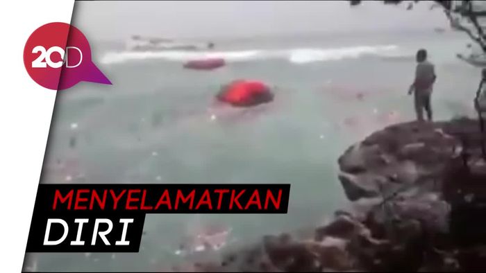 Ngeri! Begini Saat Penumpang KM Lestari Maju Terombang-ambing di Laut