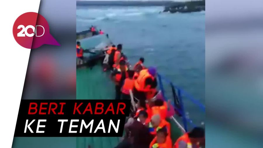 Viral! Penumpang Live FB Detik-detik KM Lestari Maju Karam