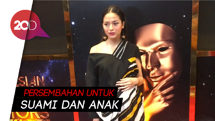 Bahagianya Putri Marino Saat Hamil Dapat Penghargaan IMAA 2018