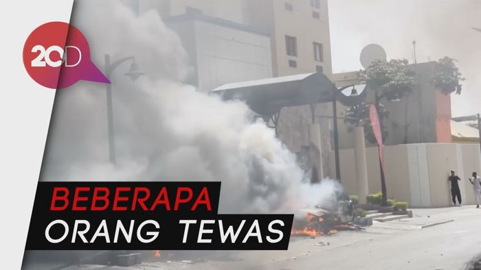 Harga BBM Naik, Masyarakat Bakar Mobil
