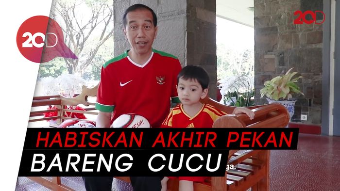Ngevlog, Jokowi Ajak Sang Cucu Main Tinju dan Bola