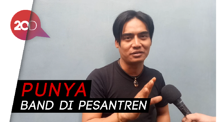 Charly van Houten Akan Buatkan Lagu untuk Anaknya