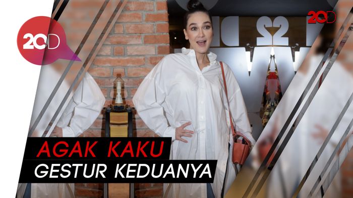 Momen Awkward Luna Maya Saat Cipika Cipiki dengan Ayu Ting Ting