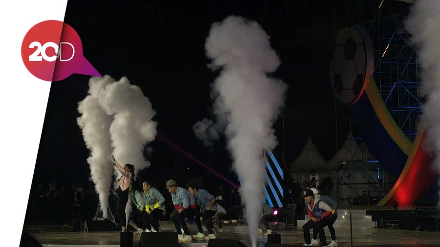 Siti Badriah Hibur Konser Piala Dunia 2018 dengan Syantik