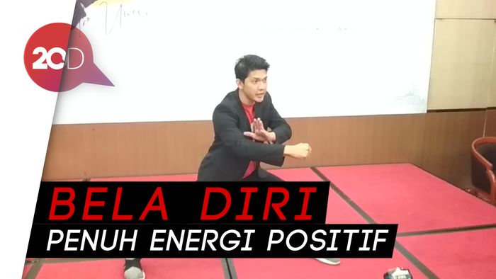 Iko Uwais Ajarkan Anak Bela Diri Sejak Dini