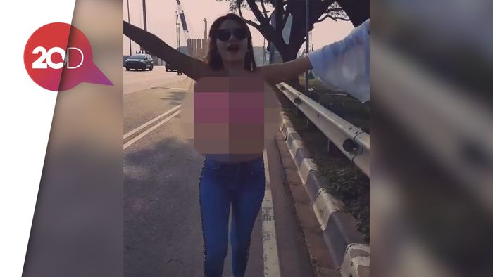 Prancis Lolos, Dinar Candy Penuhi Janji Pakai Bra di Jalanan