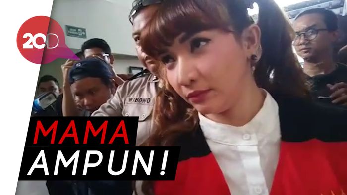 Roro Fitria Sering Ngigo di Dalam Tahanan