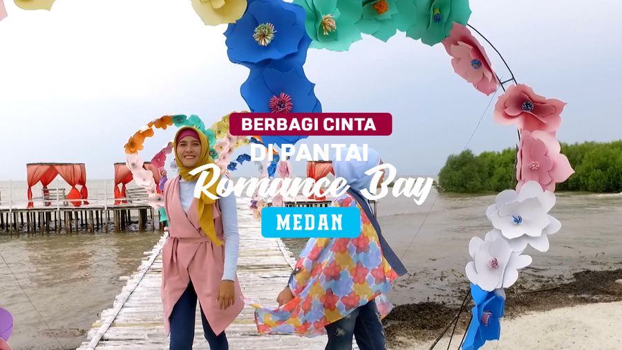 Bersantai di Pantai Romantis
