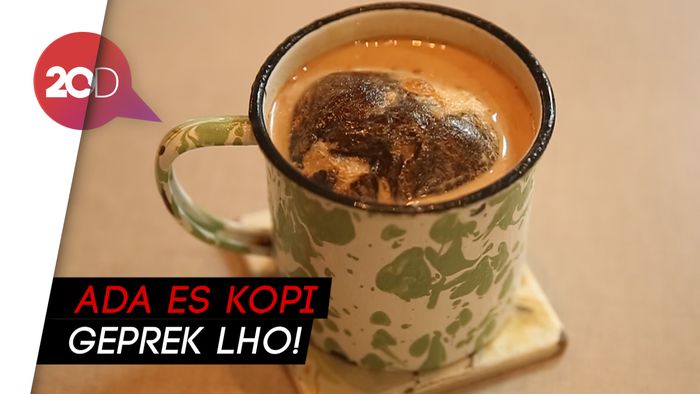 Gurih Sop Buntut dan Es Kopi Geprek Manis Legit di Mangan Mangan