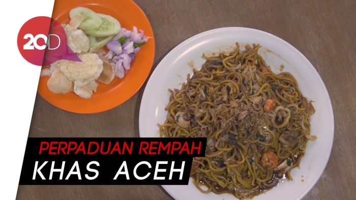 Mengintip Proses Pembuatan Mi Aceh Bungong Seulanga