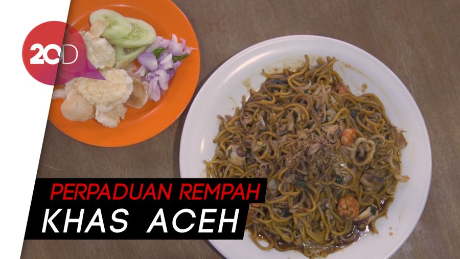 Mengintip Proses Pembuatan Mi Aceh Bungong Seulanga