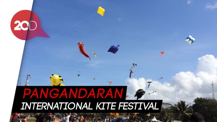 Weekend Ini Lihat Layang-layang Yuk di Pangandaran!