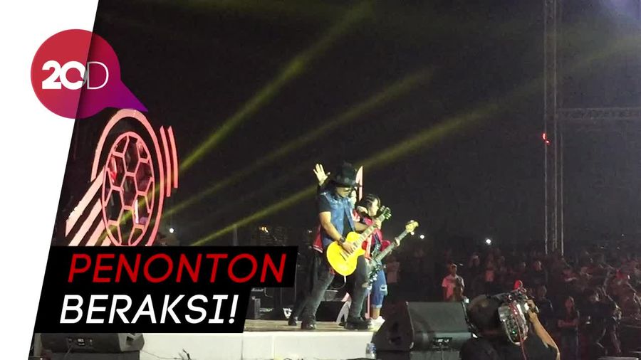 Kotak Bakar Pembukaan Konser Final Piala Dunia 2018