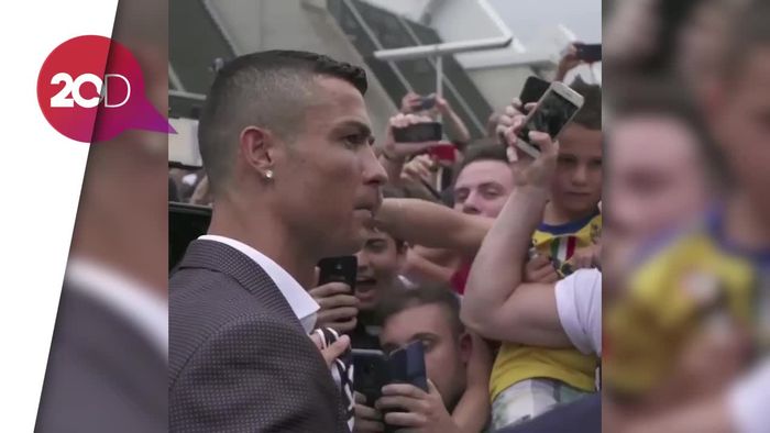 Momen Kedatangan Cristiano Ronaldo di Turin