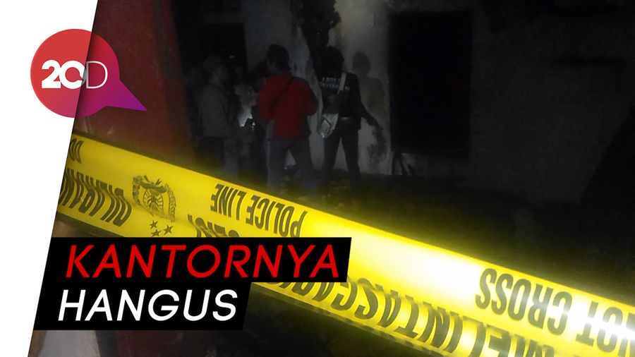 Kepala Desa Diduga Selingkuh, Kantornya Dibakar Orang 
