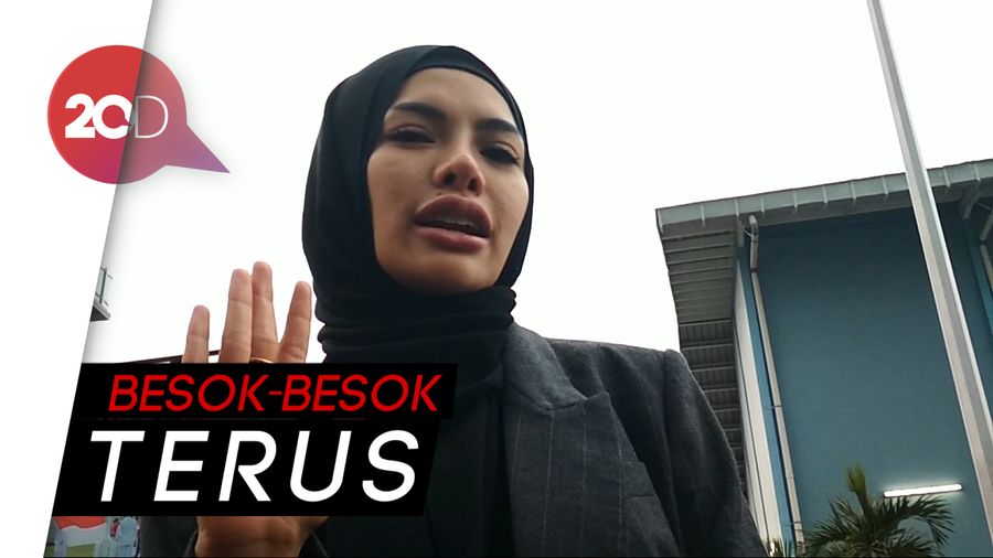 Lagi-lagi Nikita Mirzani Bungkam Soal Isu Kehamilan
