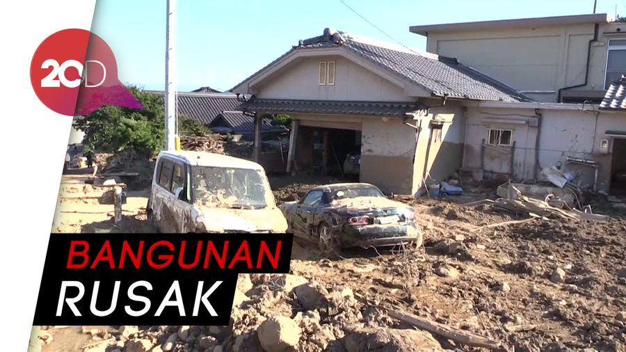 Potret Negeri Sakura Porak-peranda Usai Banjir Dahsyat
