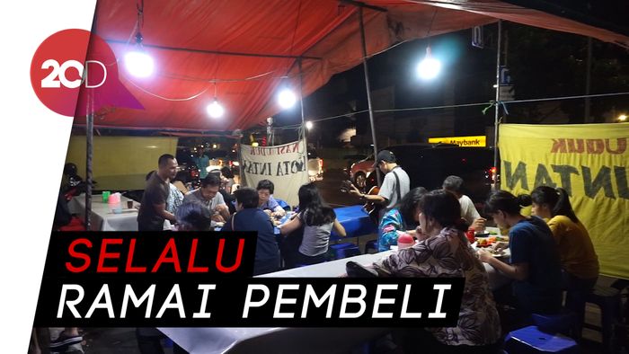 Gurih Nikmat Nasi Uduk Legendaris di Pasar Baru 
