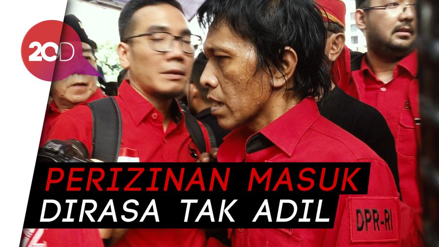 Rombongan PDIP dan Perindo Bentrok di Depan KPU