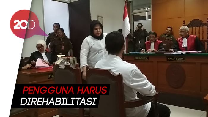 Saksi Ahli Ajukan Dhawiya untuk Rehabilitasi