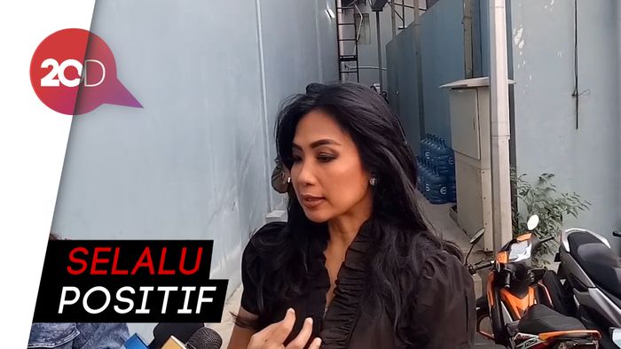 Feni Rose Kagumi Ketegaran Denada