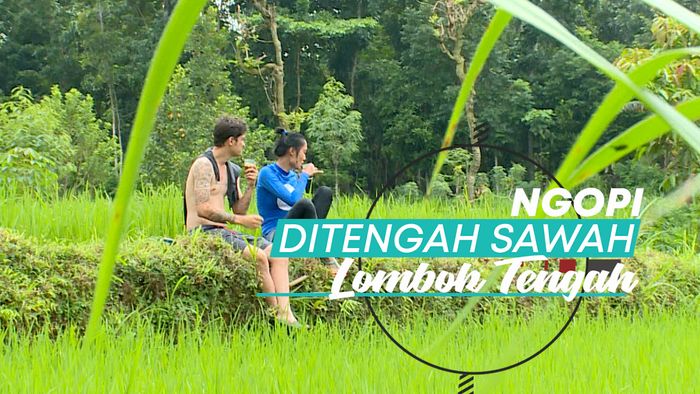 Bersantai ditengah Sawah yang Menyejukkan Mata