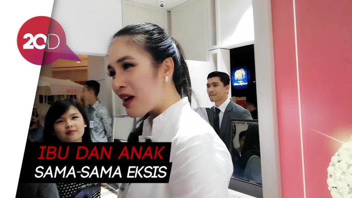 Kegiatan Sandra Dewi Pasca Jadi Ibu 