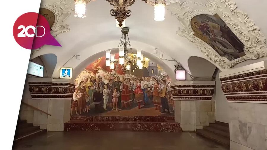 Maha Karya Seni di Kereta Bawah Tanah Rusia
