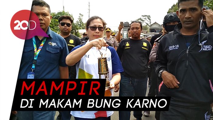 Diiringi Rampak Gendang, Api Asian Games Diarak Keliling Blitar
