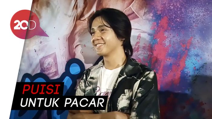 Gara-gara Roman, Arbani Yasiz Jadi Suka Bikin Puisi