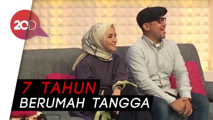 Kunci Keharmonisan Rumah Tangga Enno Lerian