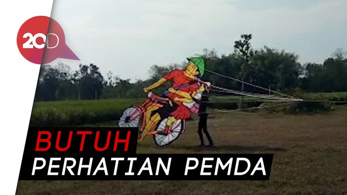 Layang-layang Hiasi Langit Ponorogo