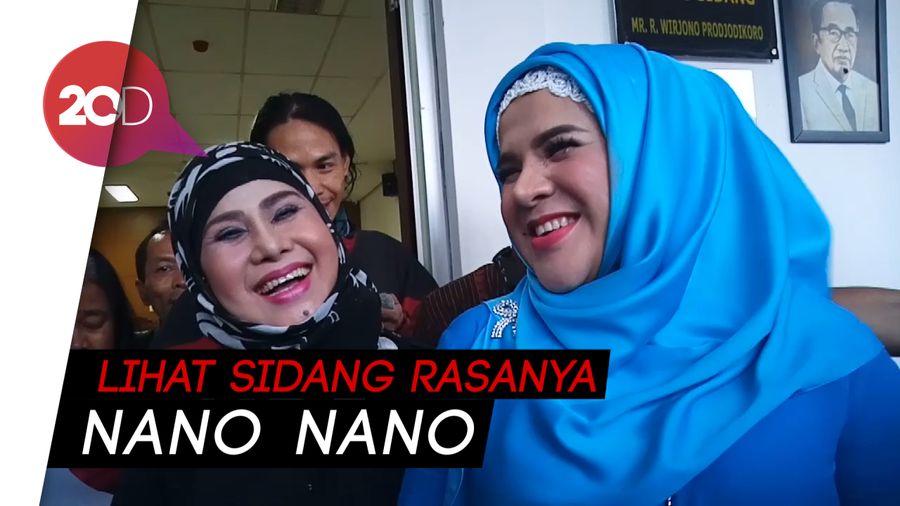 Lagi Sakit, Umi Elvy Sempatkan Hadir di Sidang Dhawiya