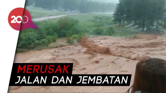 Penampakan Banjir Bandang di Amerika dan China