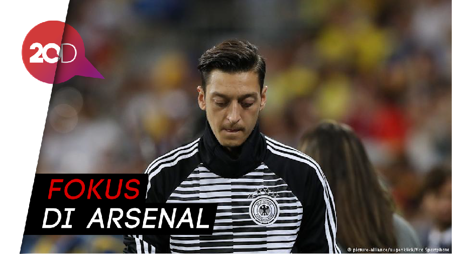 Mundur dari Timnas Jerman, Oezil Baik-baik Saja Kok