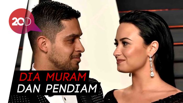 Mantan Pacar Jenguk Demi Lovato, Joe Jonas atau Wilmer?