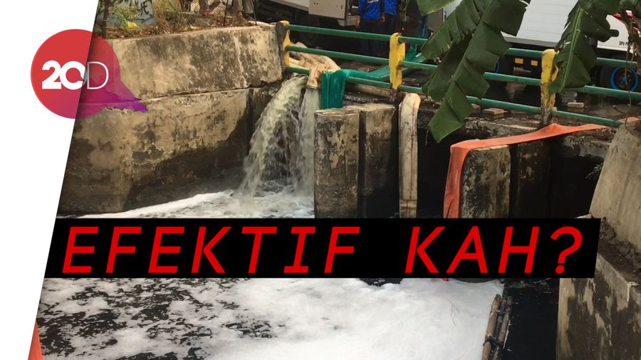  Atasi Bau, Air Kali Item Dipompa ke Kali Sunter