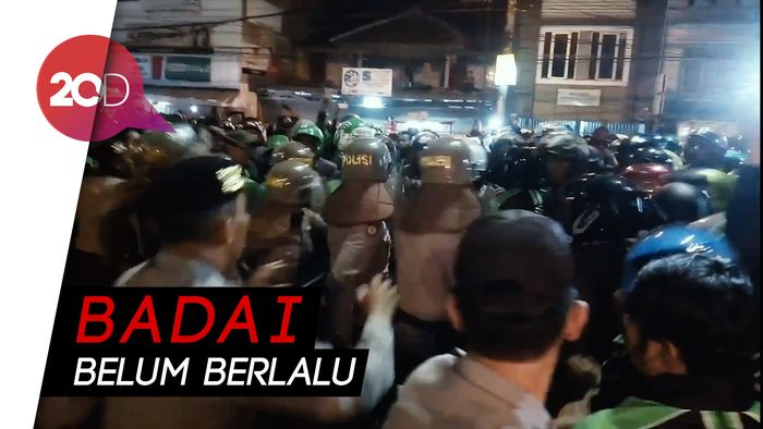 Bandung Memanas, Abang Ojol Vs Opang Bentrok Kembali