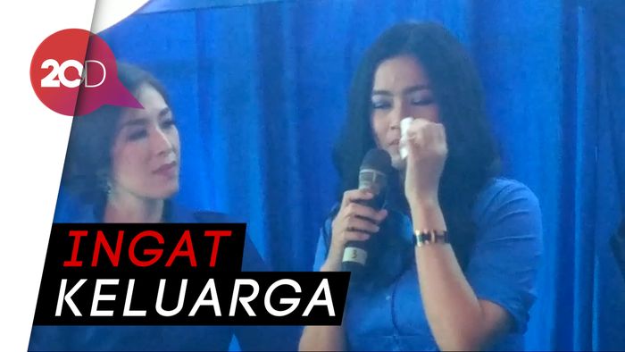 Titi Kamal Nangis Saat Ditanya Definisi Bahagia