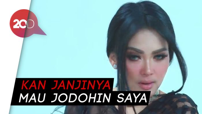 Ciee... Syahrini Nagih Janji Luna Maya Minta Dijodohin