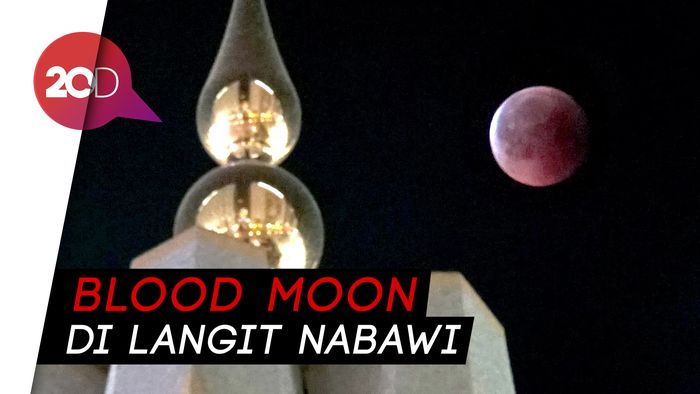 Indahnya Gerhana Bulan Total Dilihat dari Masjid Nabawi